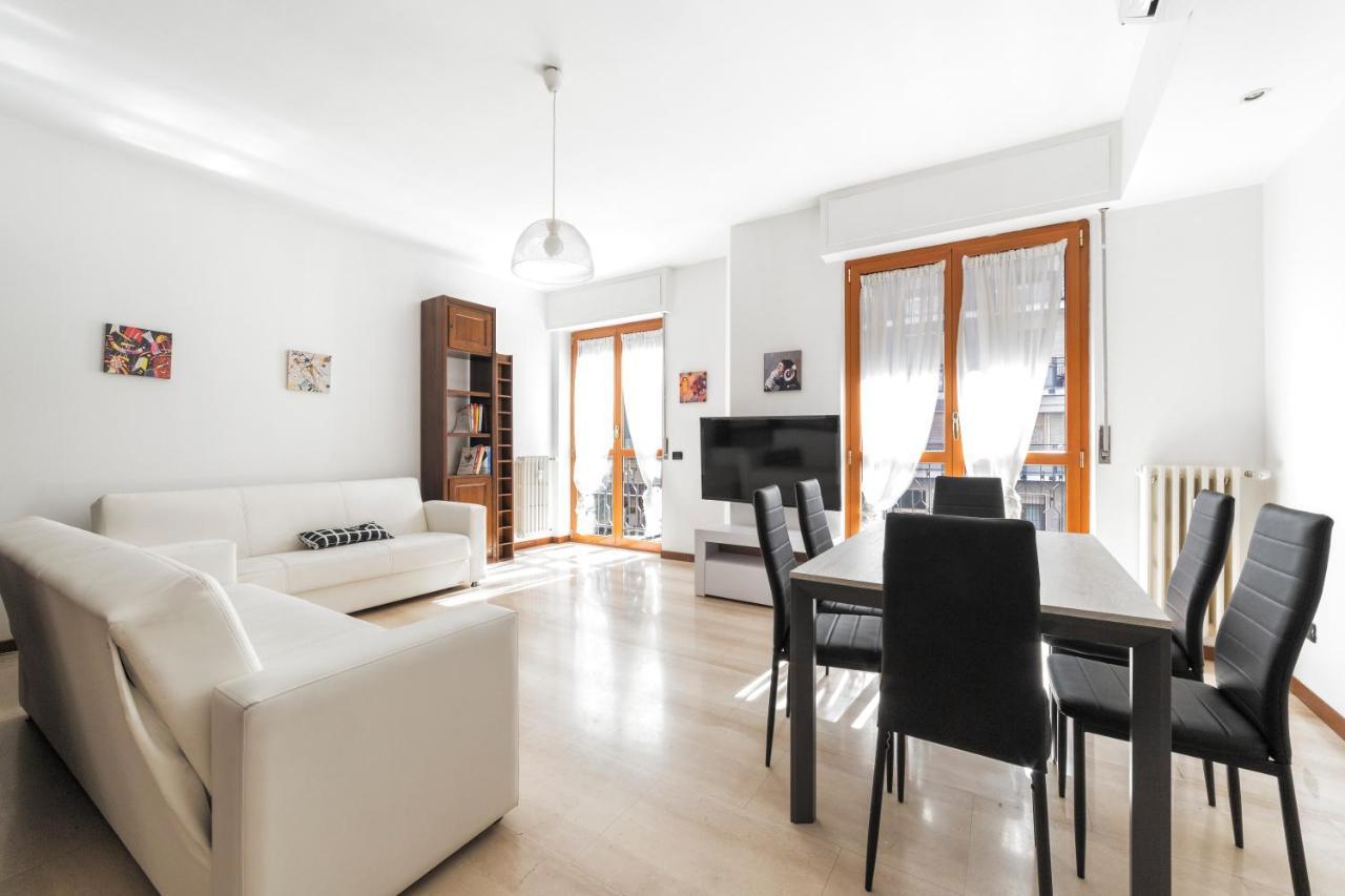 Cenisio M5 Lovely Apartment - With Balcony! Milan Bagian luar foto
