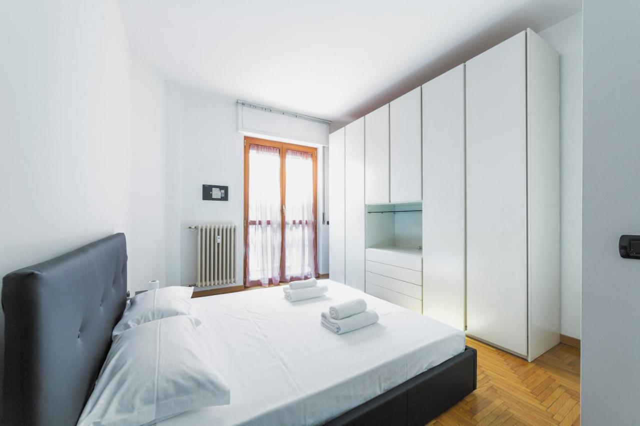 Cenisio M5 Lovely Apartment - With Balcony! Milan Bagian luar foto